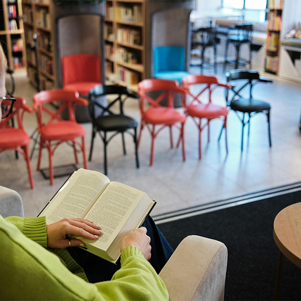 Presentación del libro Gabriel Arestik ereindakoak