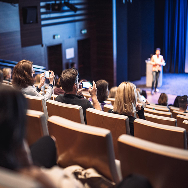 Encuentros con artistas locales